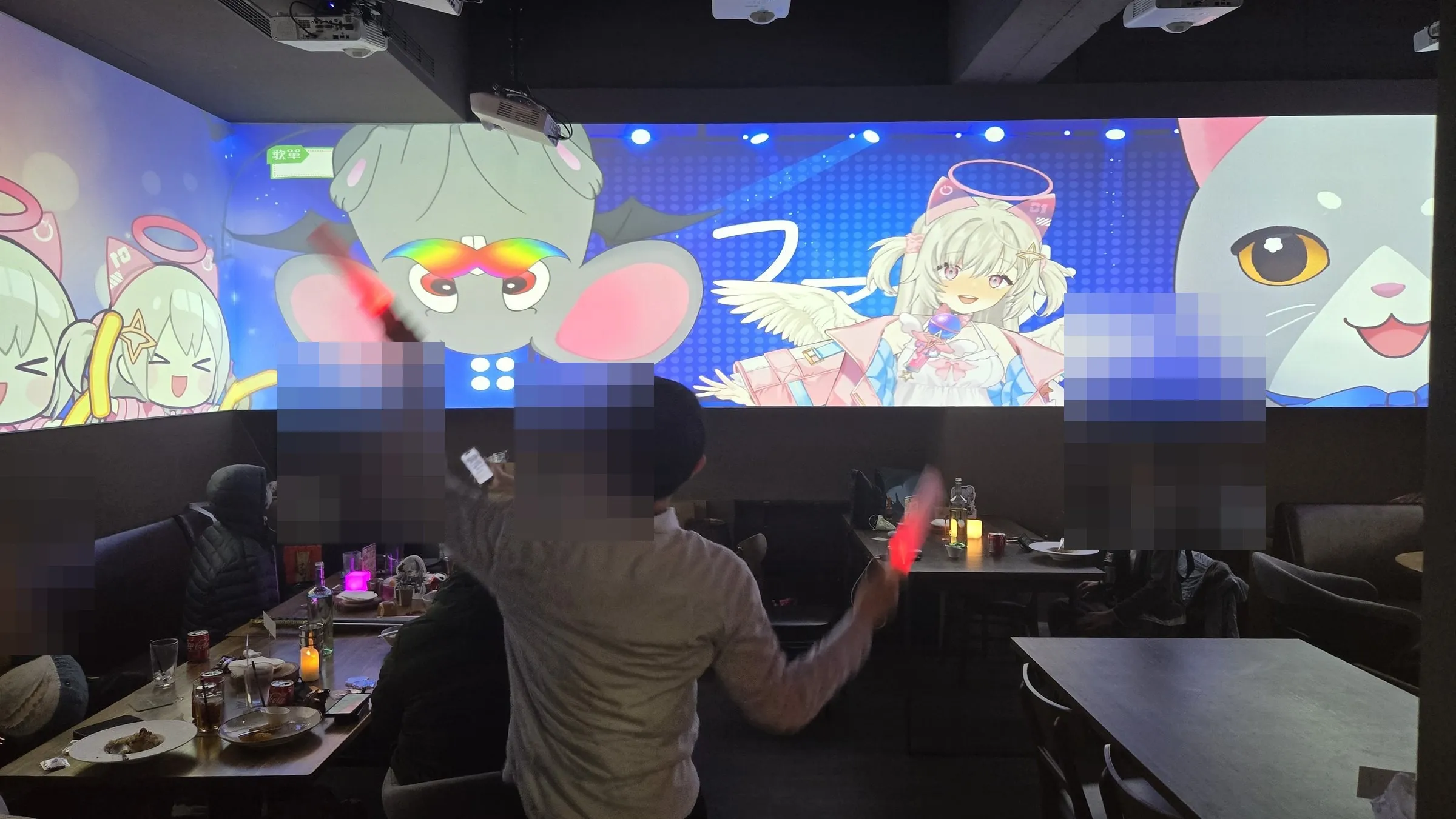 觀眾與 AI 角色於線下活動中即時互動